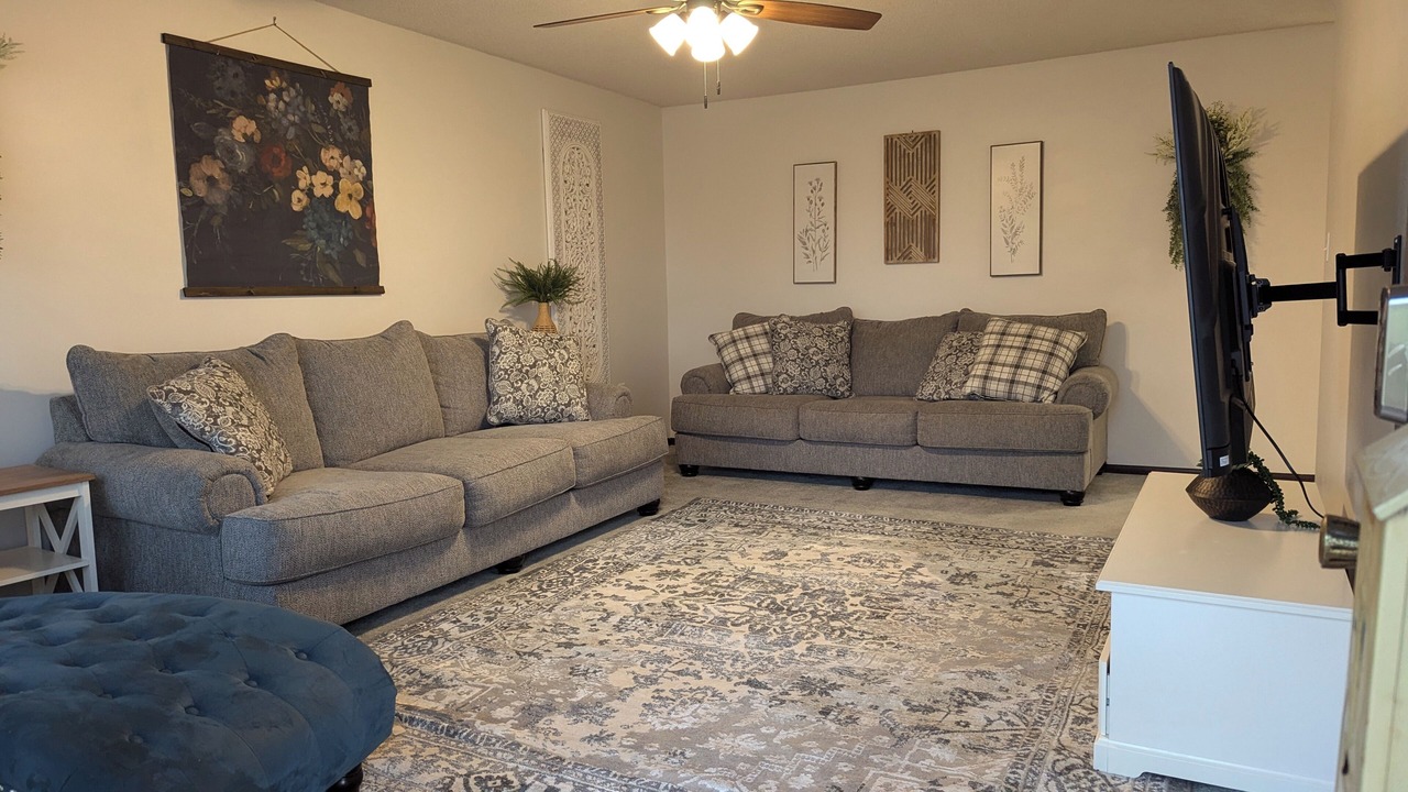 Photo of Livingroom in Kirksville