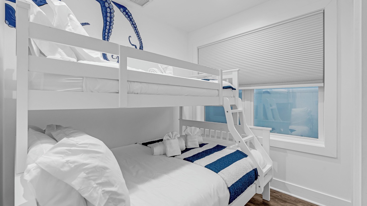 Photo of Bedroom in Wall