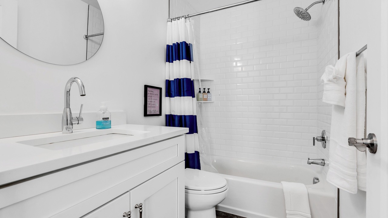 Photo of Bathroom in Wall