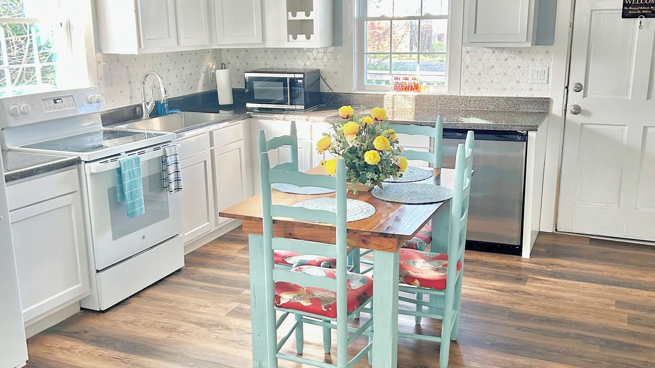 Photo of Kitchen in Guntersville