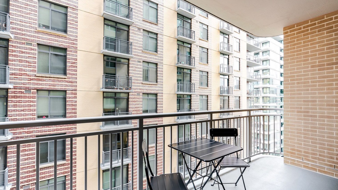 Photo of Outdoor in Woodmont Triangle