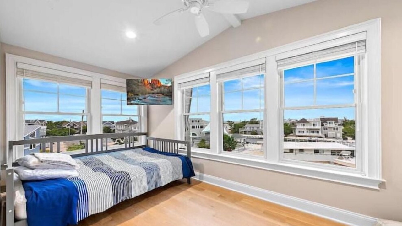 Photo of Bedroom in Loveladies