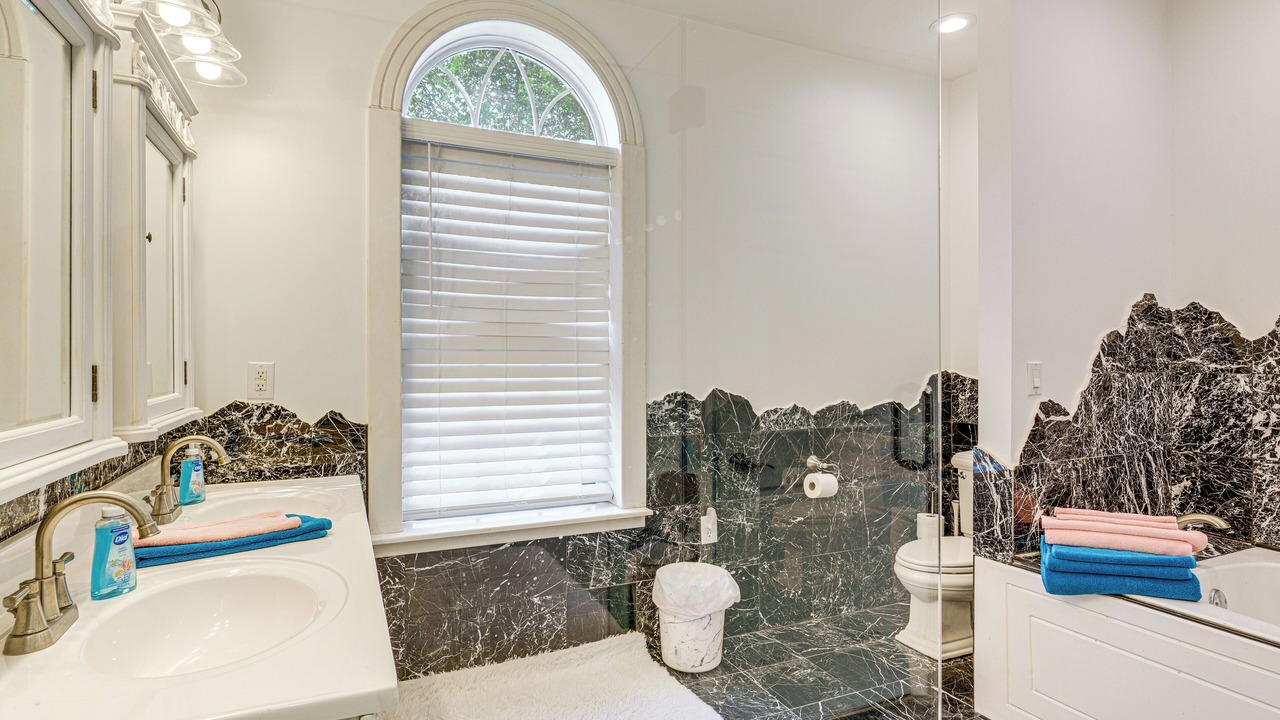Photo of Bathroom in Cedartown