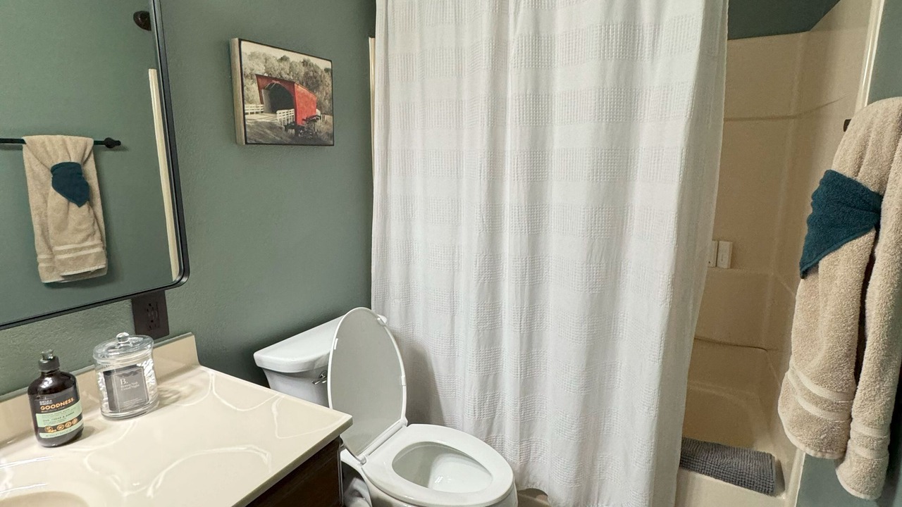 Photo of Bathroom in Booneville