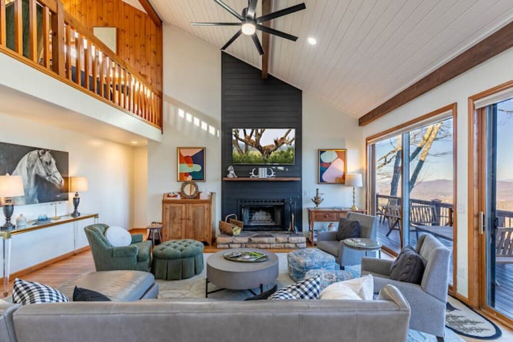 Photo of Livingroom in Beech Mountain