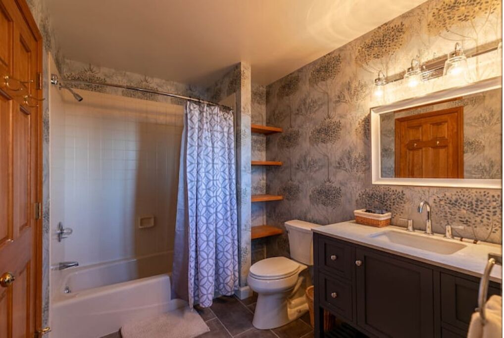 Photo of Bathroom in Beech Mountain