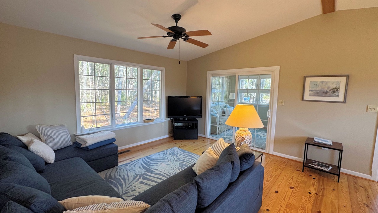 Photo of Livingroom in Piney Island
