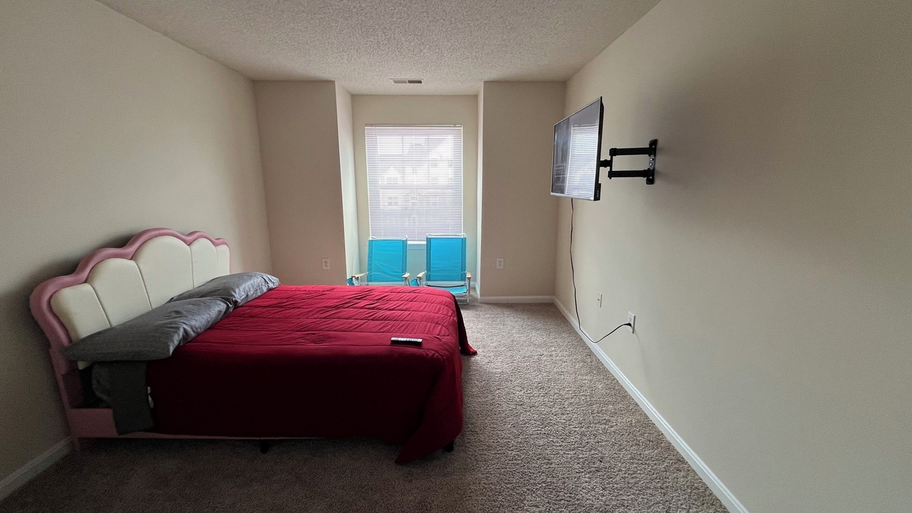 Photo of Bedroom in Rolling Road Farms
