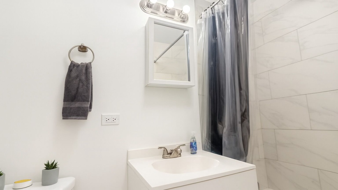 Photo of Bathroom in Des Plaines