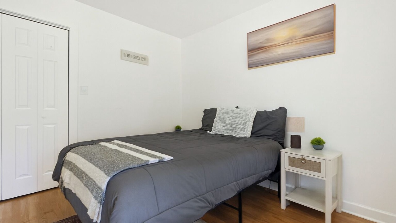 Photo of Bedroom in Des Plaines