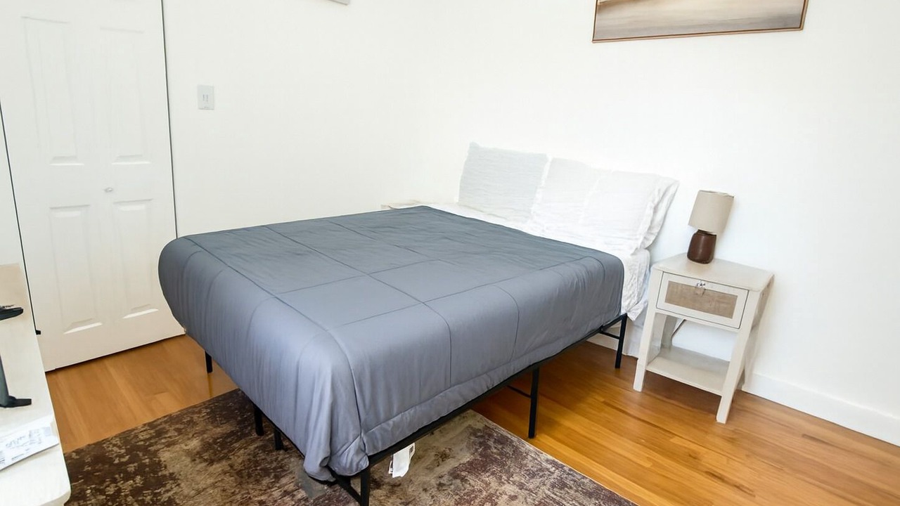 Photo of Bedroom in Des Plaines