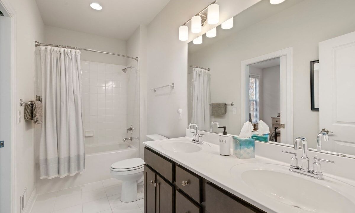 Photo of Bathroom in Windwood Coves