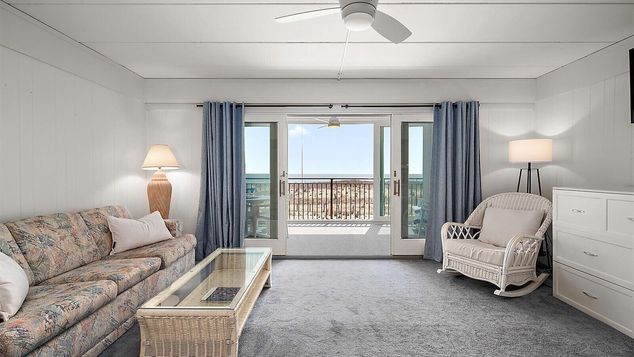 Photo of Livingroom in Sunset Island