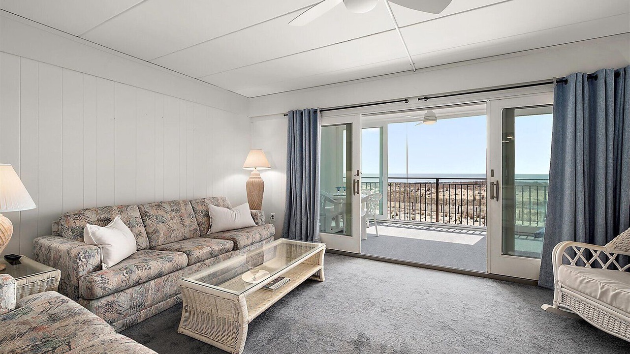 Photo of Livingroom in Sunset Island