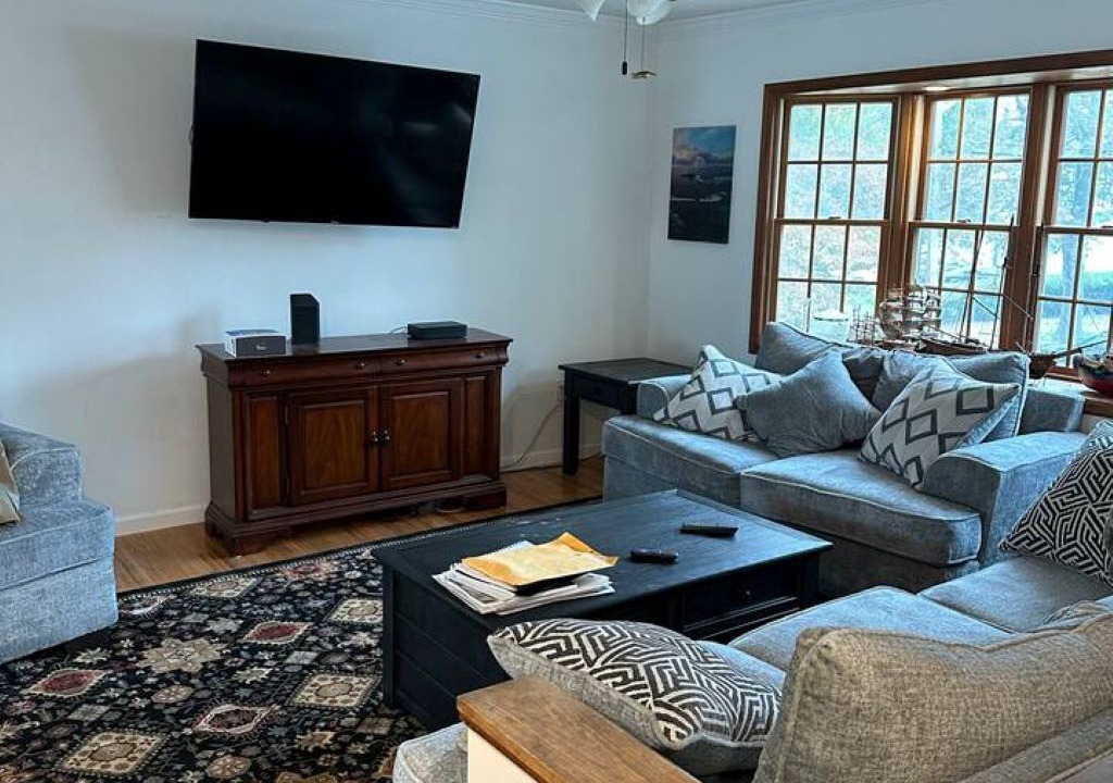 Photo of Livingroom in Bayville