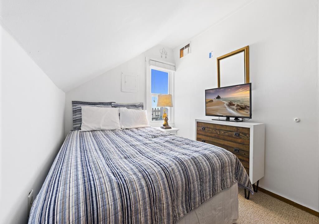 Photo of Bedroom in Ship Bottom