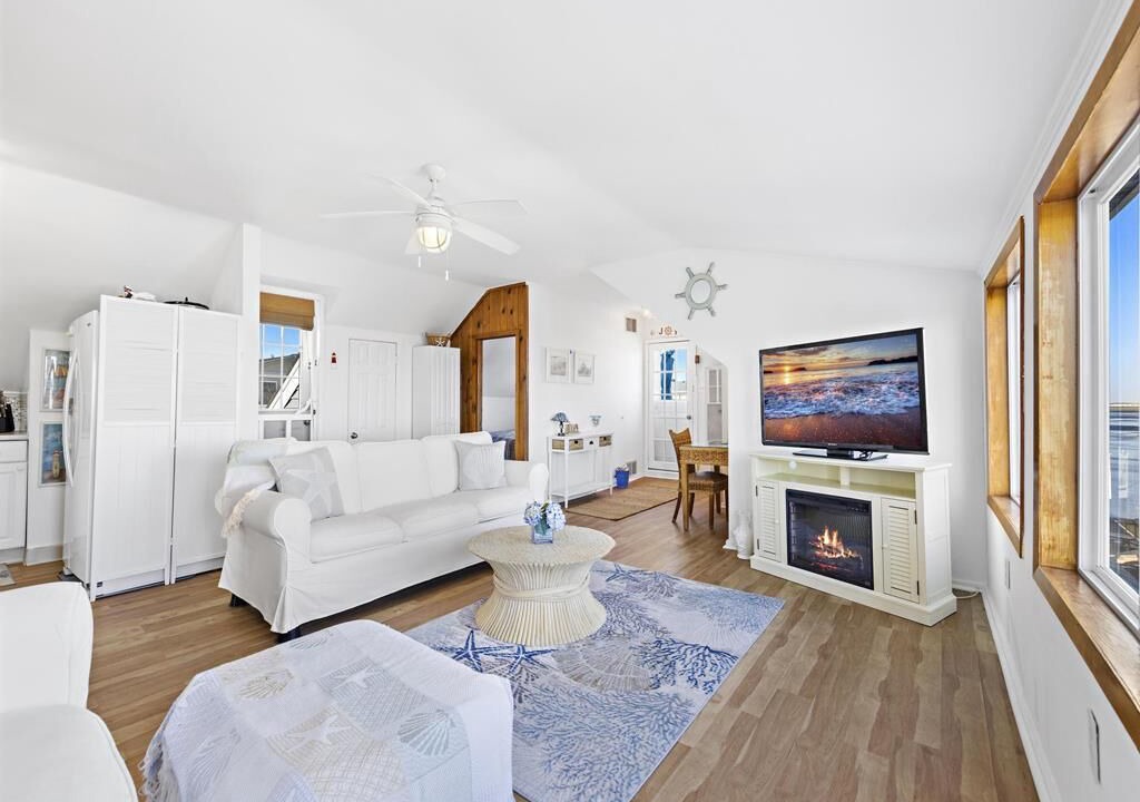 Photo of Livingroom in Ship Bottom