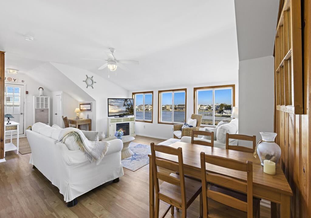 Photo of Livingroom in Ship Bottom