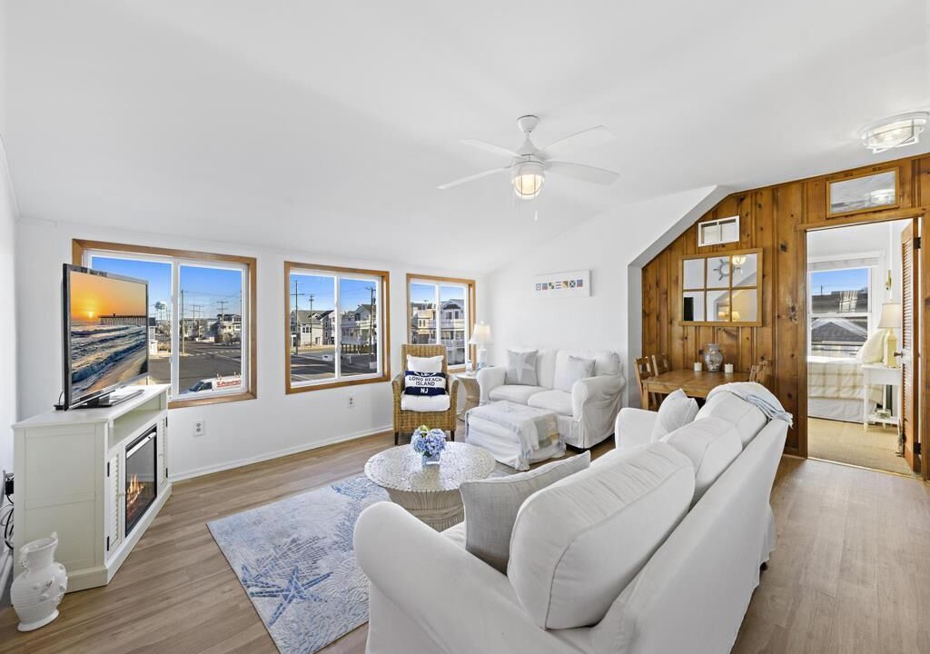 Photo of Livingroom in Ship Bottom