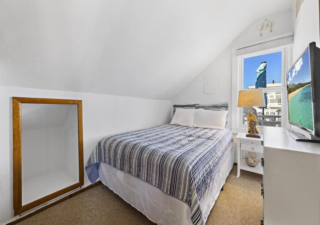 Photo of Bedroom in Ship Bottom