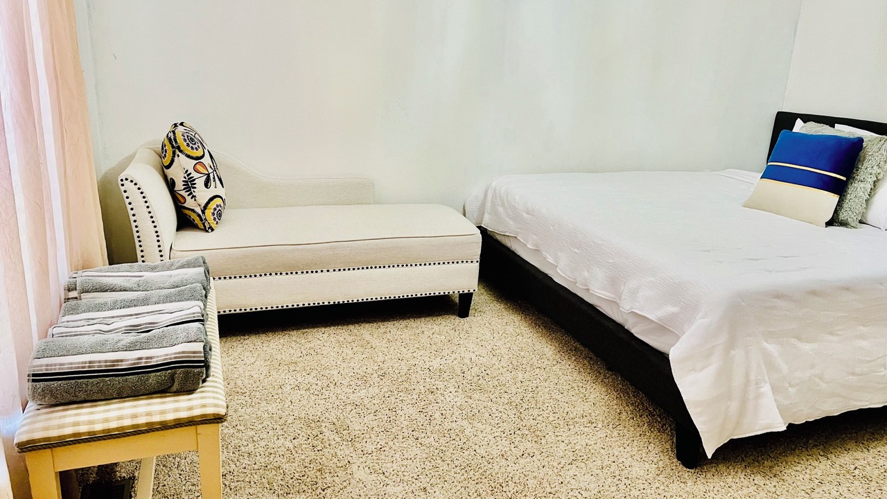 Photo of Bedroom in Burbank