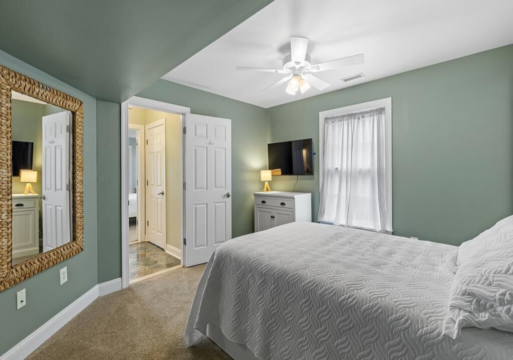 Photo of Bedroom in Admiral Estates