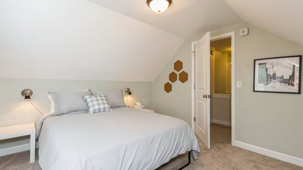 Photo of Bedroom in Des Moines