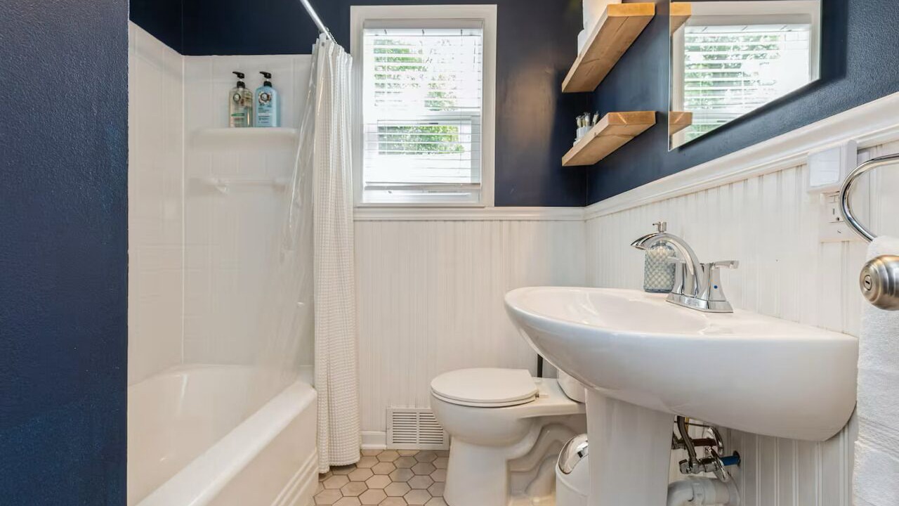 Photo of Bathroom in Des Moines