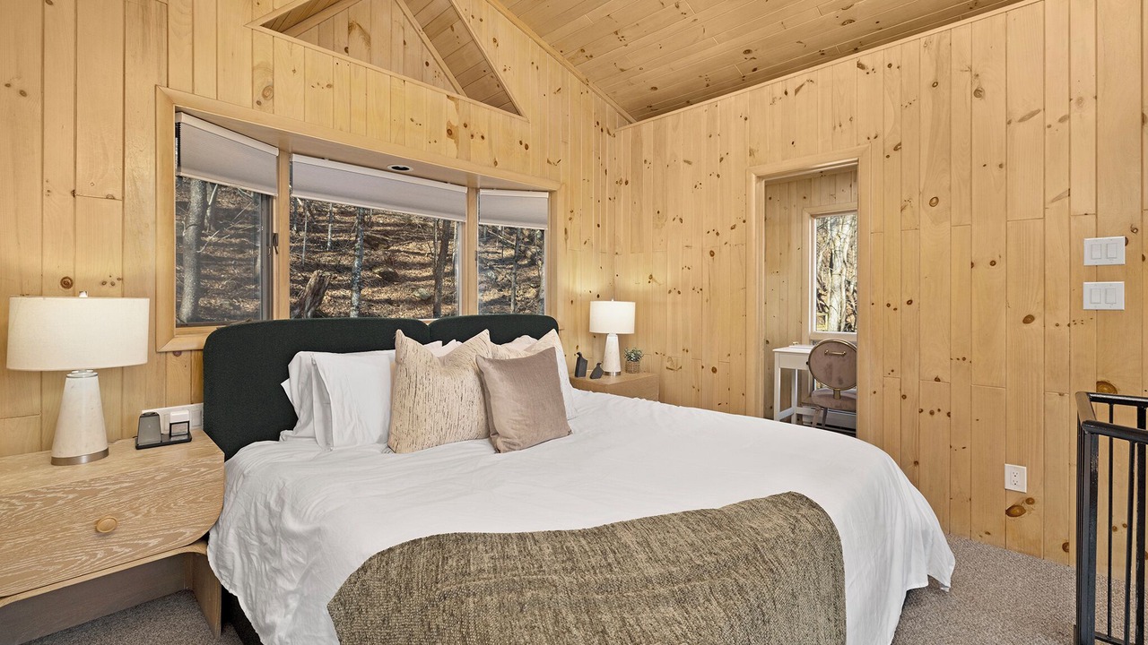 Photo of Bedroom in Seven Devils