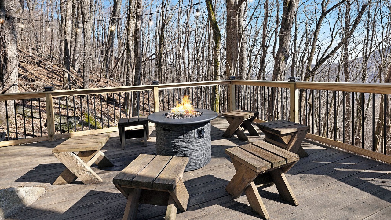 Photo of Patio Balcony in Seven Devils