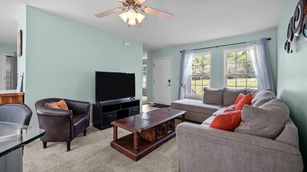 Photo of Livingroom in McCutcheon Field