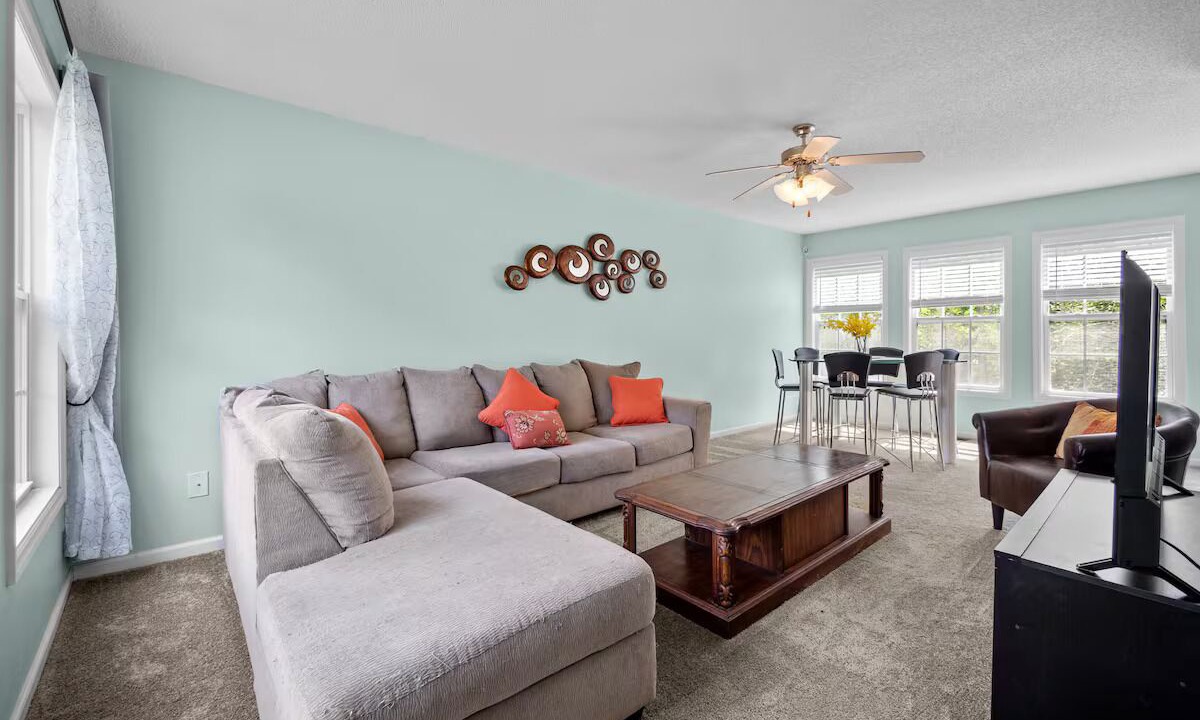 Photo of Livingroom in McCutcheon Field