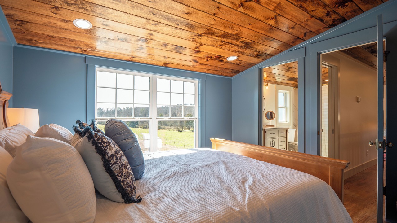 Photo of Bedroom in Maryville