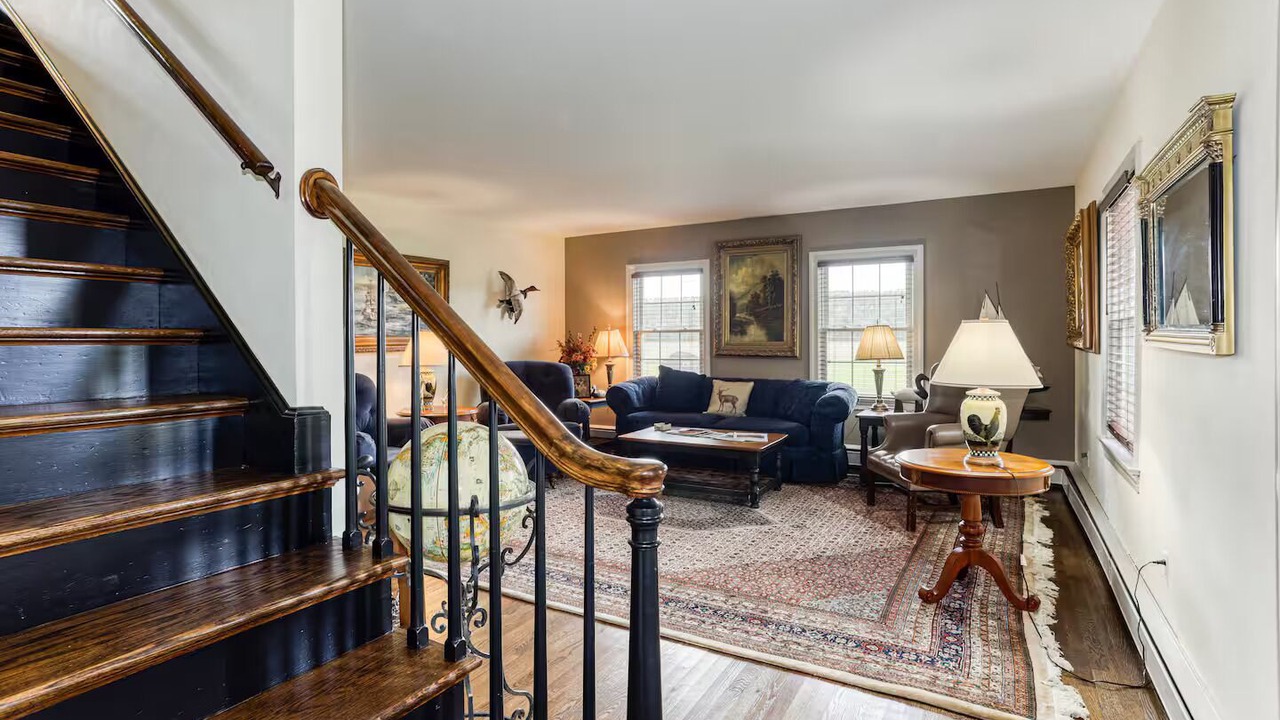 Photo of Livingroom in Unionville