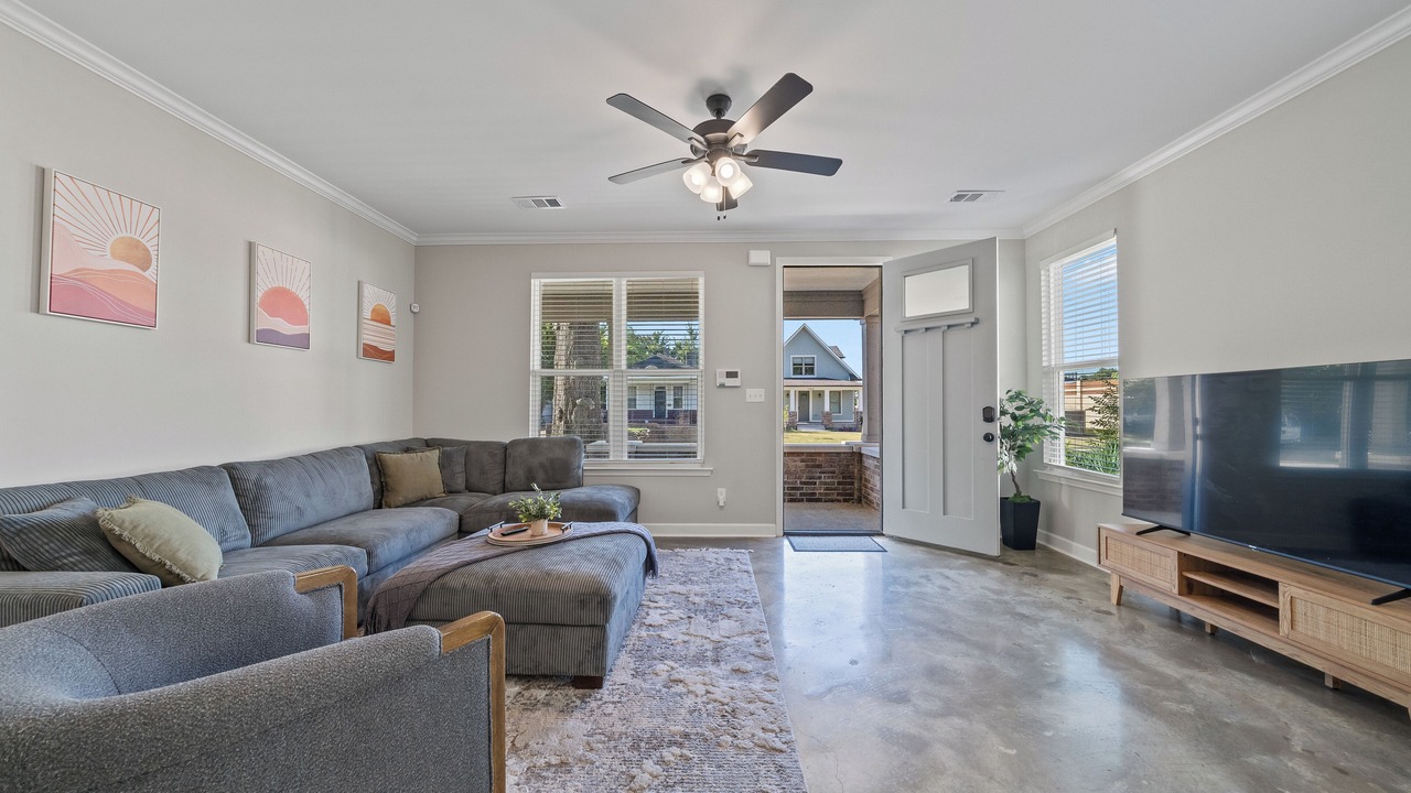 Photo of Livingroom in Crosstown