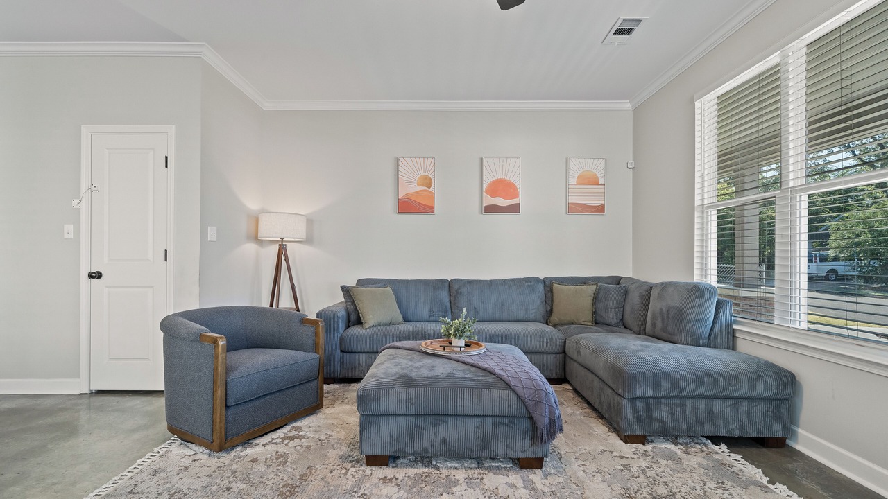 Photo of Livingroom in Crosstown