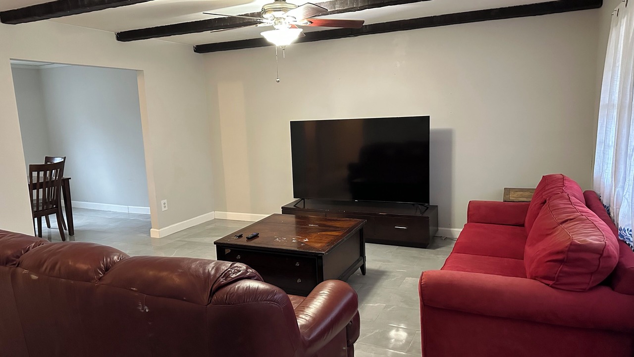 Photo of Livingroom in Rolling Road Farms