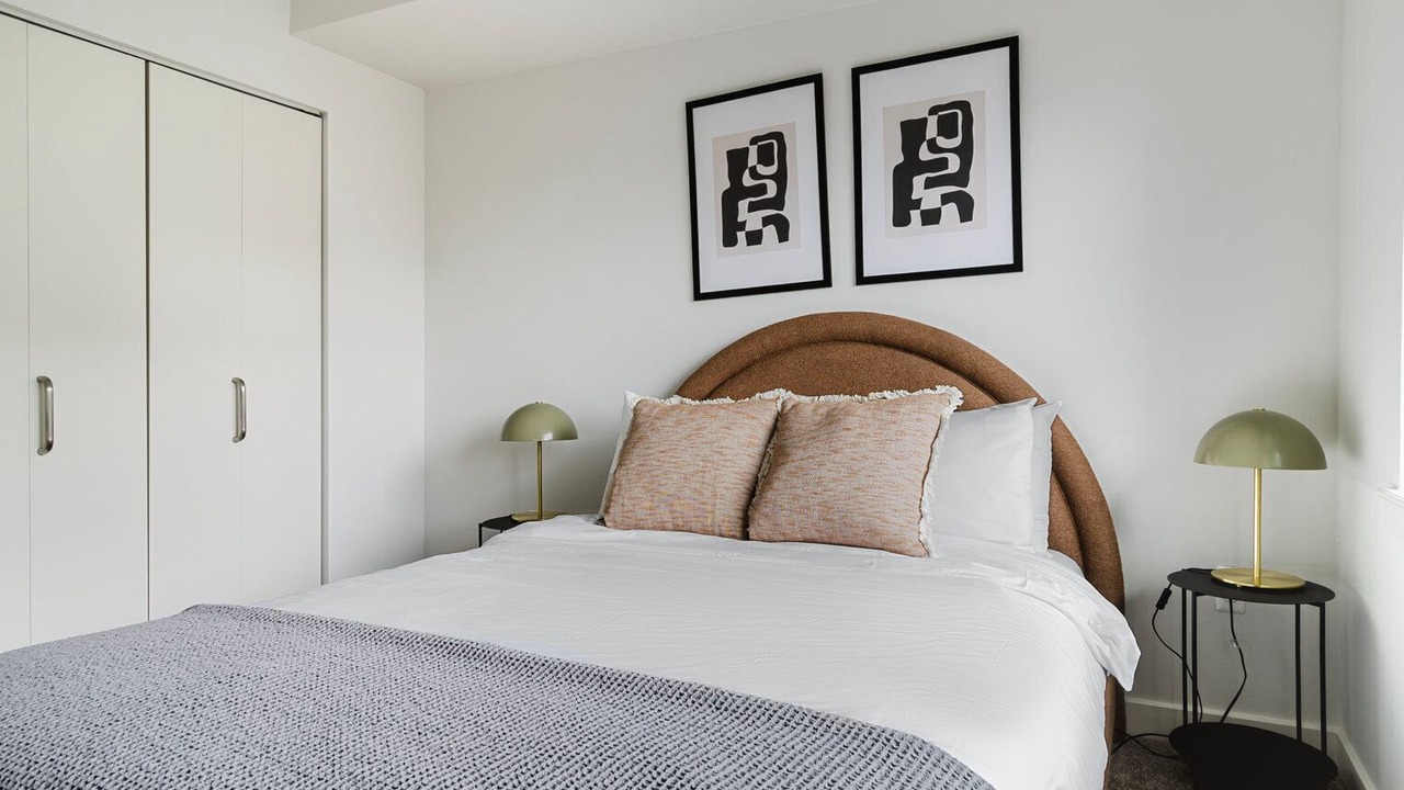 Photo of Bedroom in Woodmont Triangle