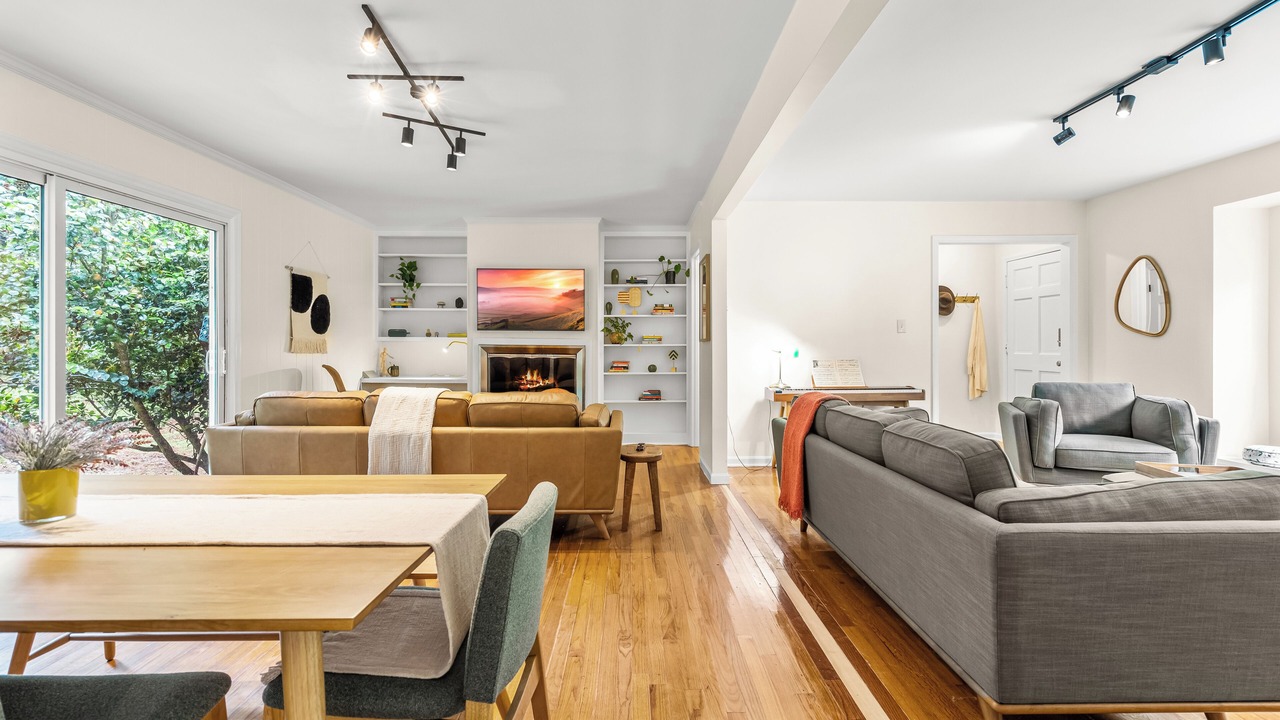 Photo of Livingroom in Carrboro