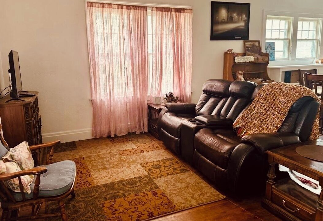 Photo of Livingroom in Ottumwa