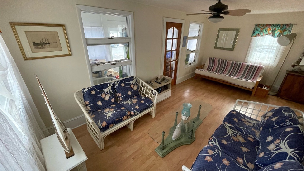 Photo of Livingroom in Ship Bottom