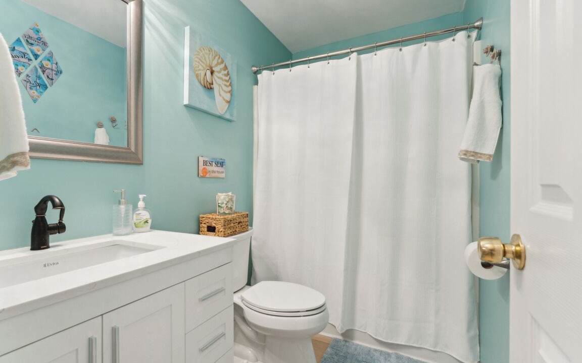 Photo of Bathroom in Colonial Beach