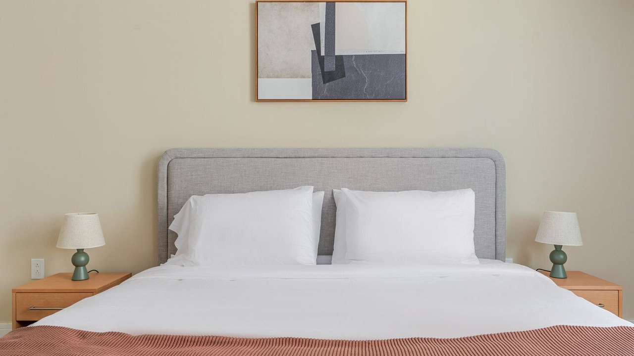 Photo of Bedroom in Woodmont Triangle