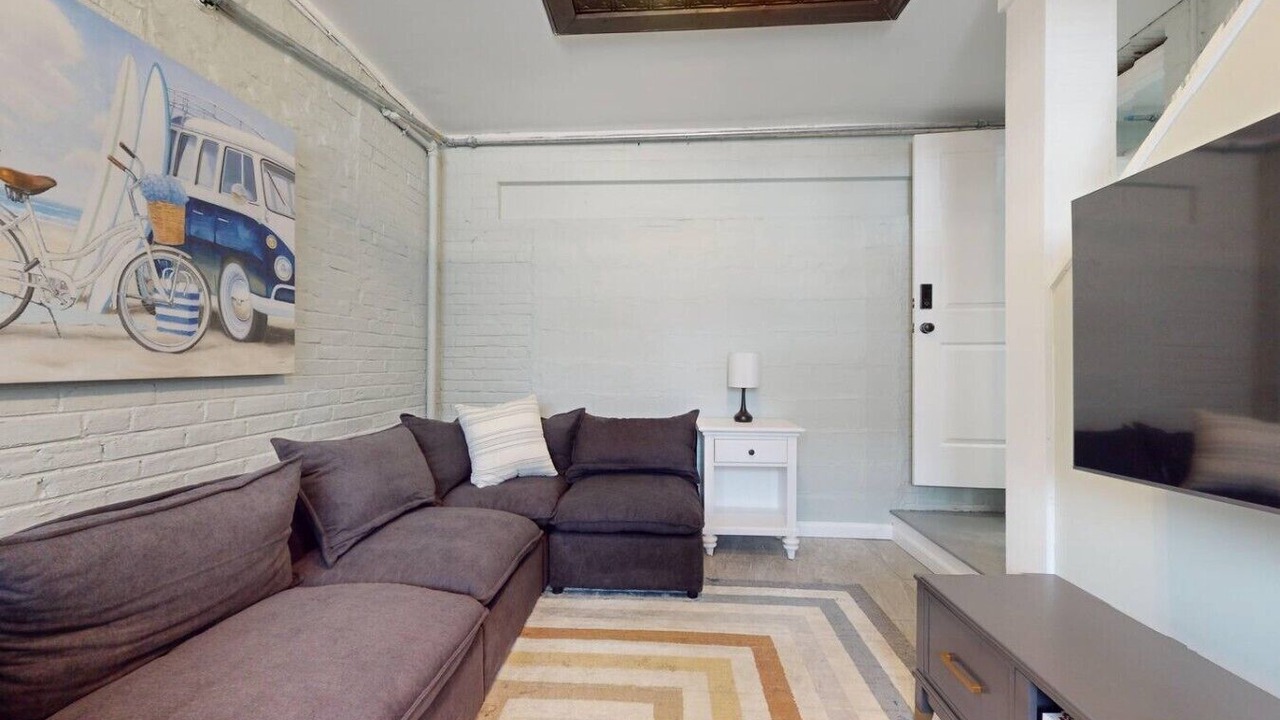 Photo of Livingroom in St. Leonard's Tract