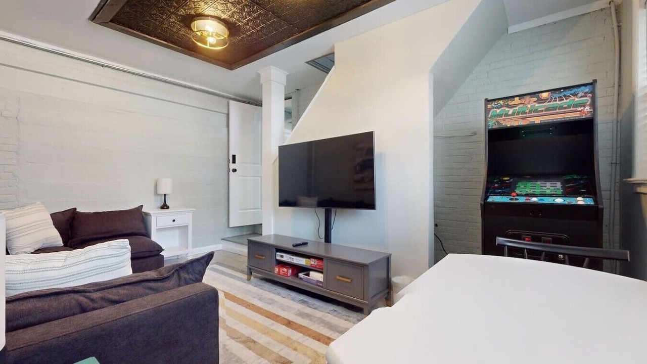Photo of Livingroom in St. Leonard's Tract
