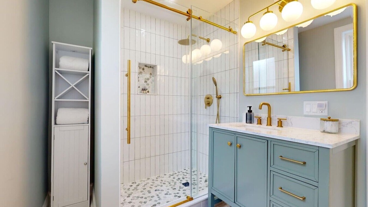 Photo of Bathroom in St. Leonard's Tract