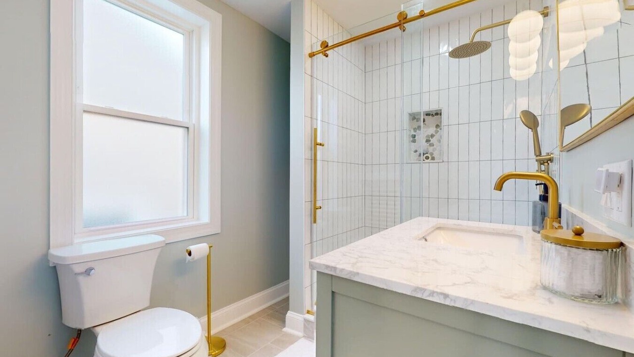 Photo of Bathroom in St. Leonard's Tract