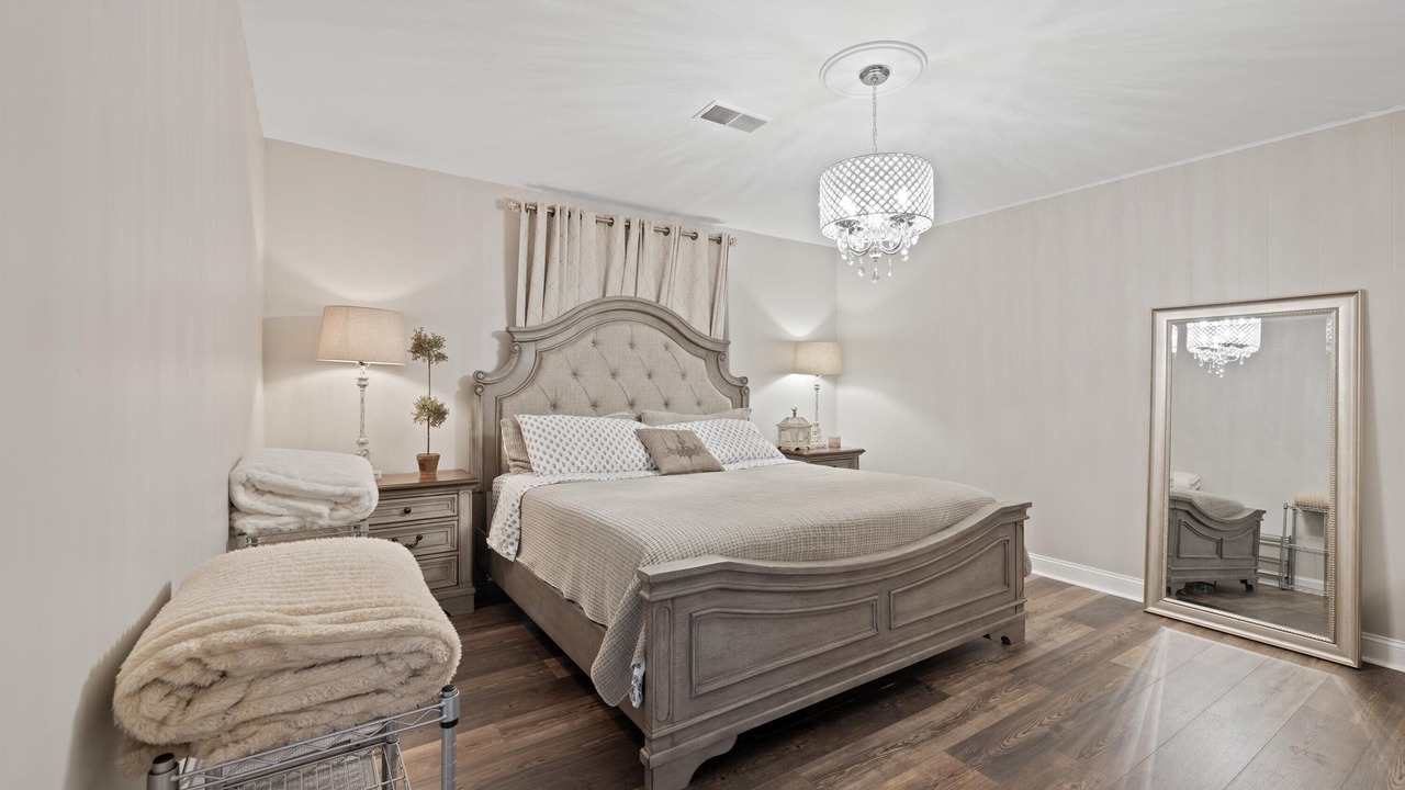 Photo of Bedroom in Graysville