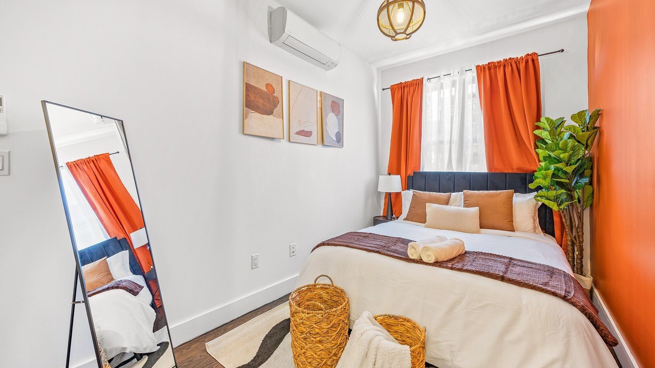 Photo of Bedroom in Broadway Triangle