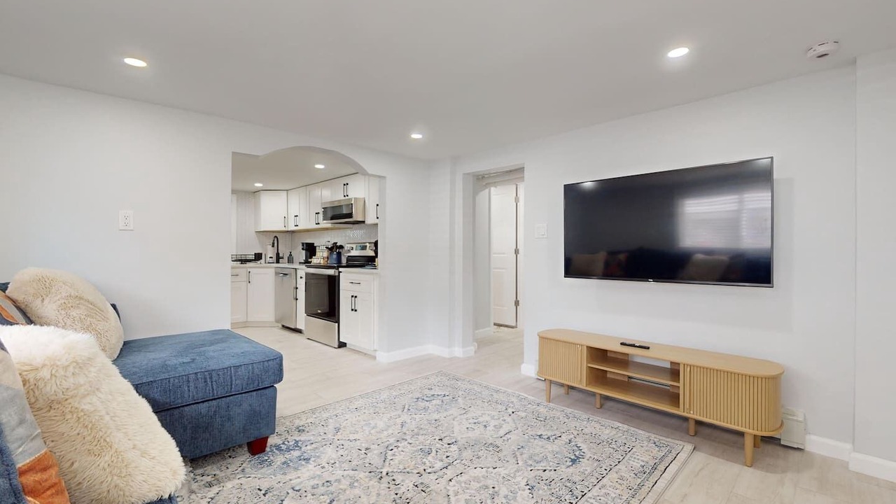 Photo of Livingroom in St. Leonard's Tract